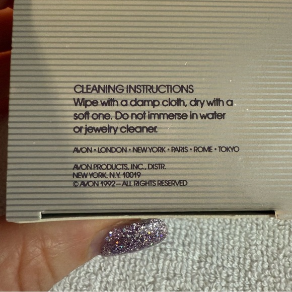 Avon Claddagh Goldtone Necklace NIB 1992 vintage - Picture 4 of 7